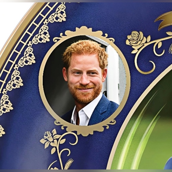 The Bradford Exchange Prince Harry & Meghan Royal Engagement Plate - Picture 6 of 13